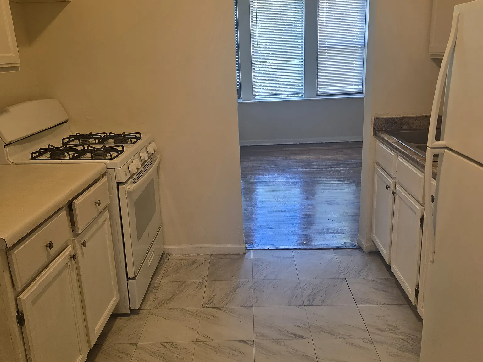2 bed, $1,400 — Photo 1
