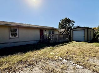 113 Adolphus Ave, Lake Dallas, TX 75065