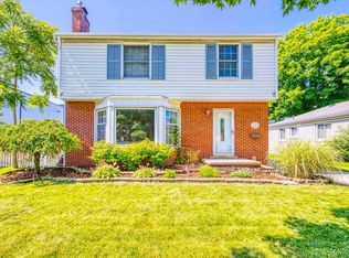 8125 Mackay Ct, Utica, MI 48317