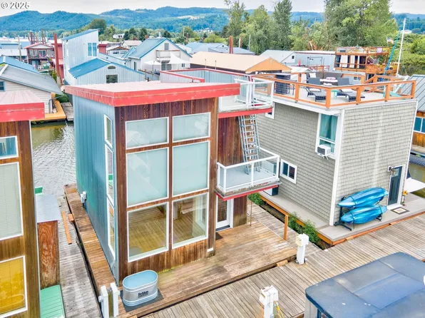 34326 Johnsons Landing Rd #C25, Scappoose, OR 97056