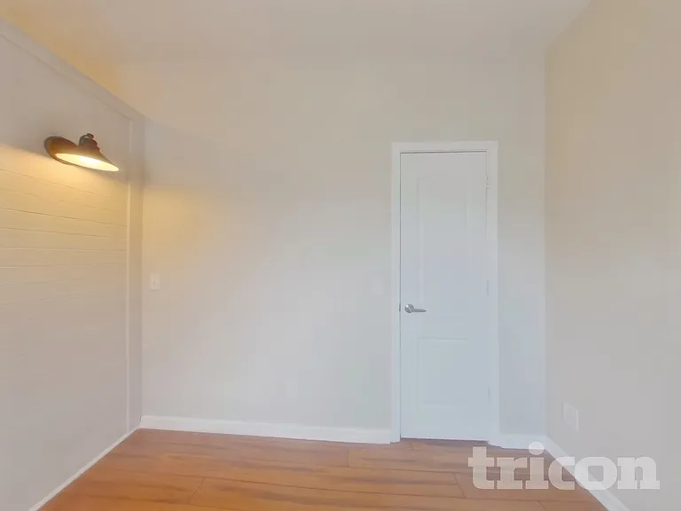 1048 Silverberry St — Photo 15