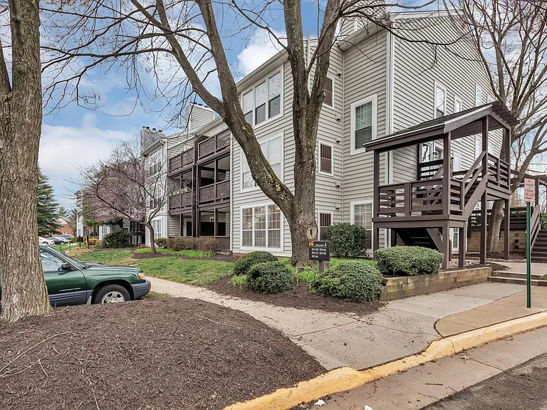 10140 Oakton Terrace Rd — Photo 28