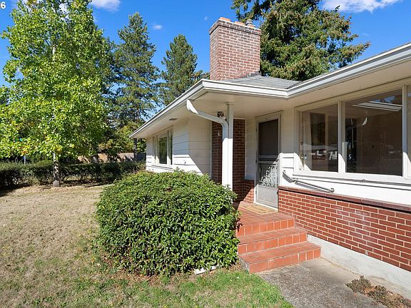 2nd image of 3802 SE 113th Ave