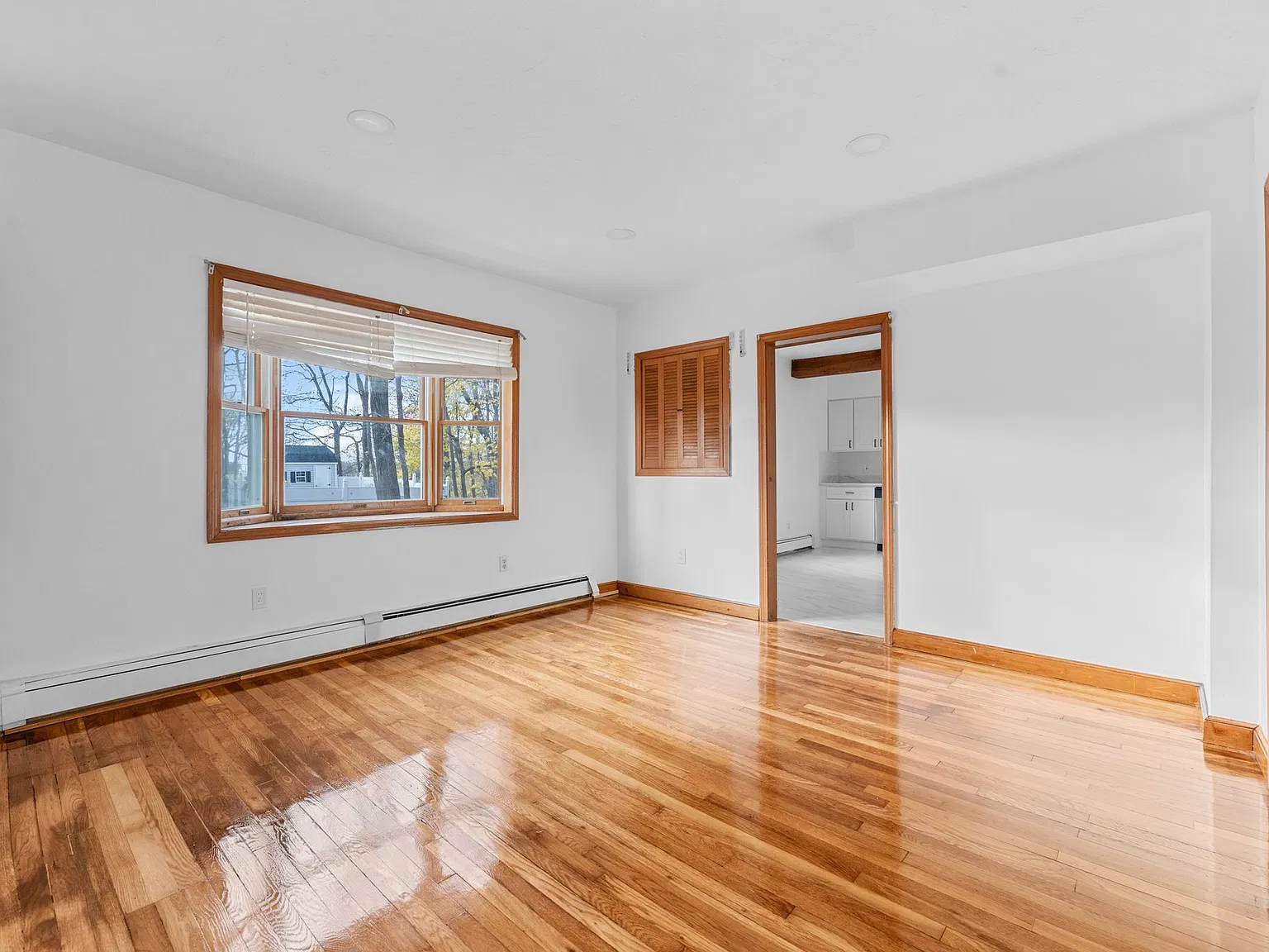 1 bed, 1000 sqft, $2,100 — Photo 2