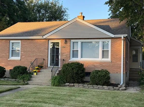3008 Emily Ln, McHenry, IL 60051
