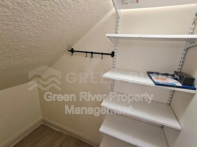 3107 Zeyno Dr — Photo 31