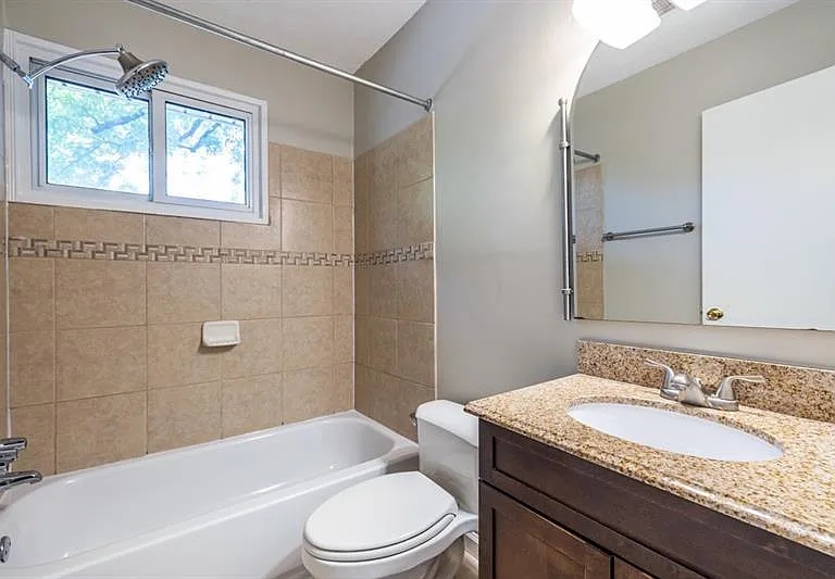 120 Biscayne Dr NW #B10 — Photo 21