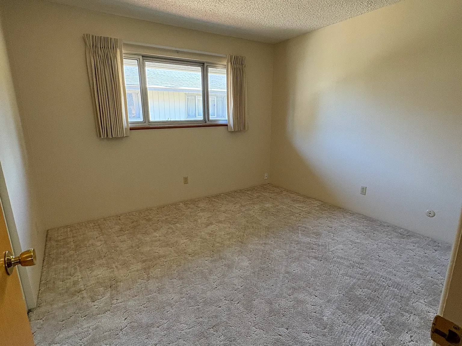 2 bed, $1,095 — Photo 4