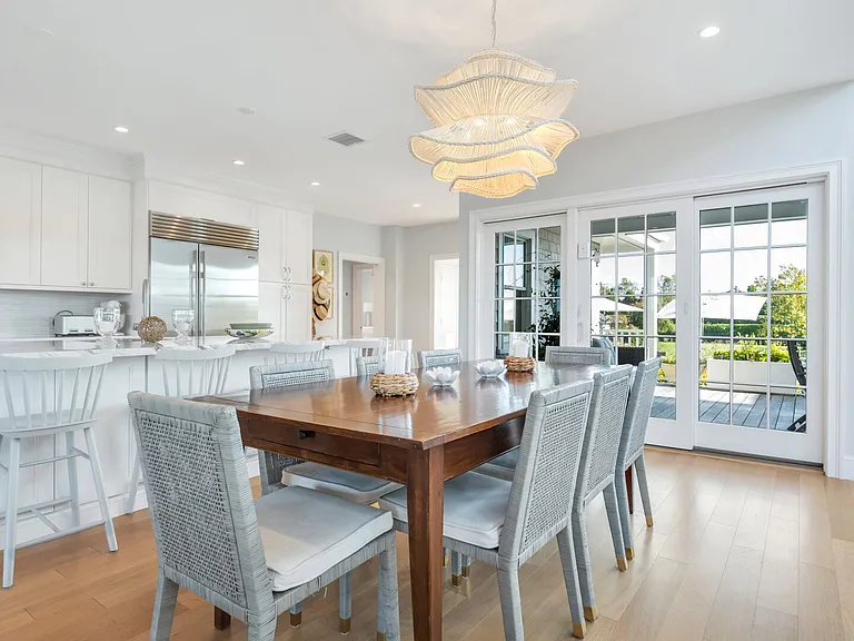 125 Dune Rd — Photo 12