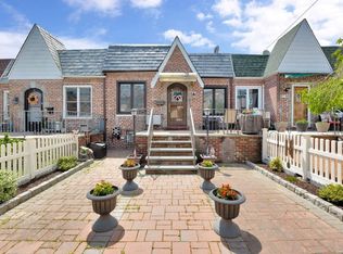 6362 77th Pl, Middle Village, NY 11379
