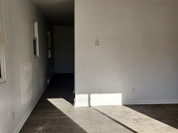 4th image of 716 Cavalier Blvd