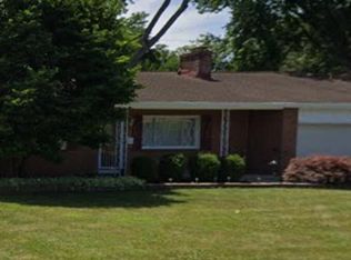 1035 Parkleigh Rd, Columbus, OH 43220