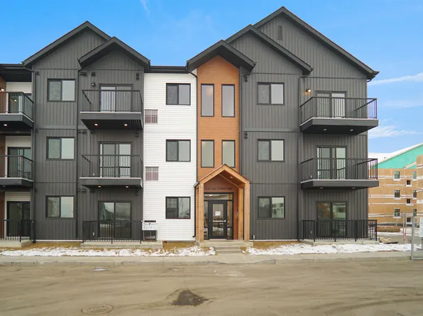 3715 141st St SW #101, Edmonton, AB T6W 1A3