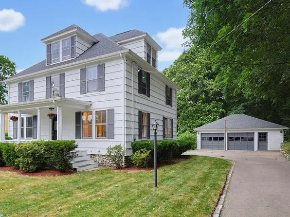 78 Franklin St, Wrentham, MA 02093
