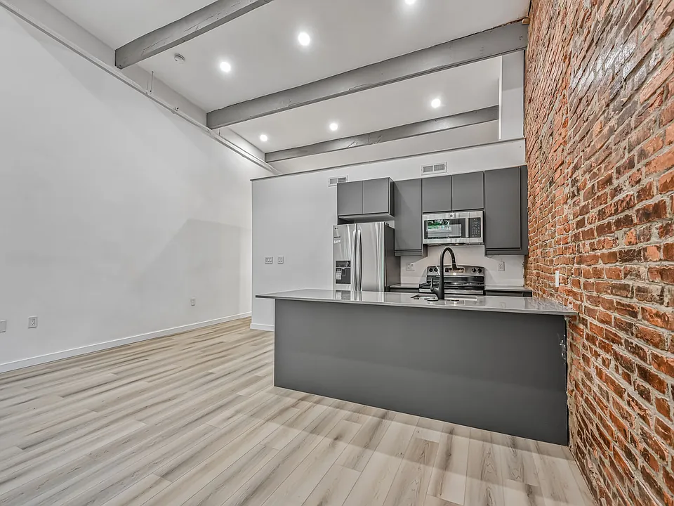 621 Florida Ave NW #301
