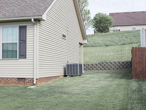 4th image of 1025 Ashlyn Dr