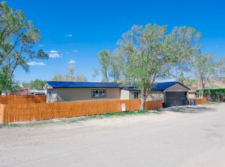 585 Highland Ave, Green River, WY 82935