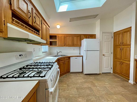 3rd image of 23 Brookside Way