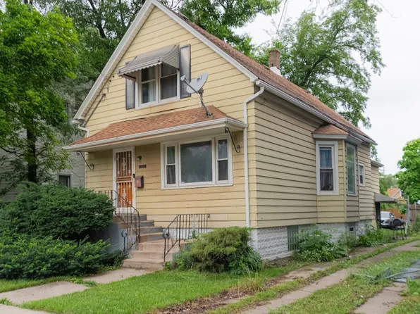 7 W 138th St, Riverdale, IL 60827