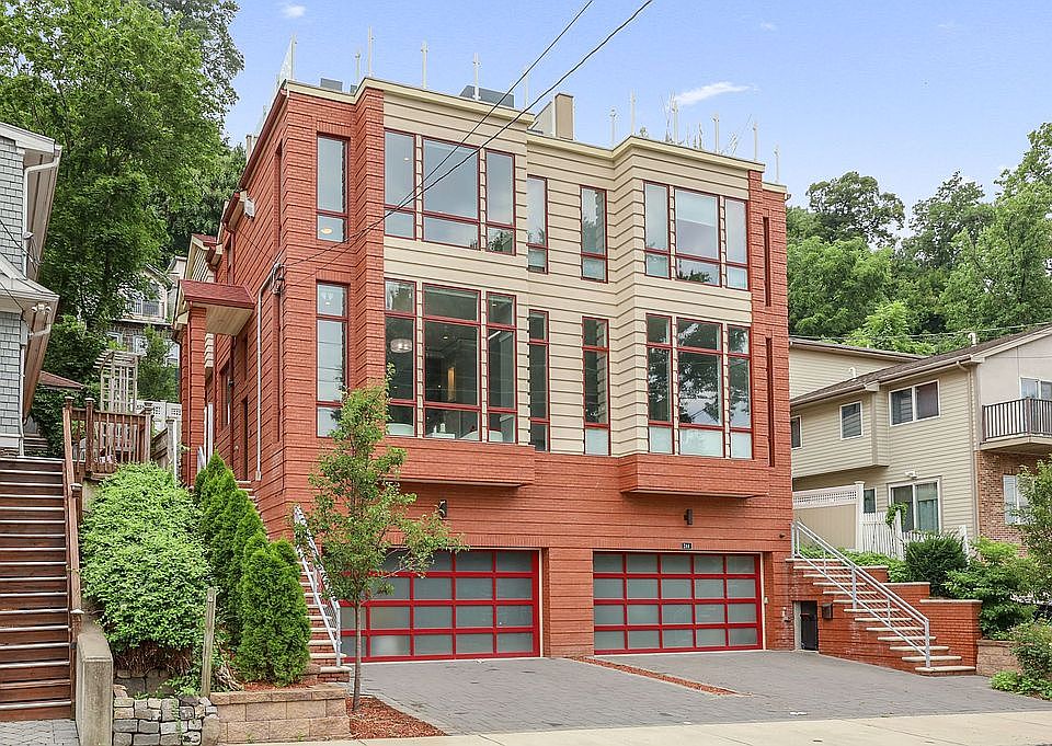 1st image of 242 Undercliff Ave #242