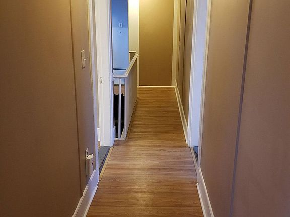 Hallway / entry