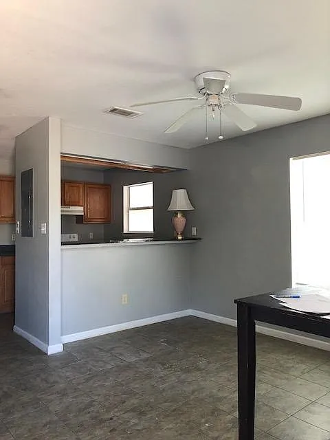 2329 Holton Street — Photo 2