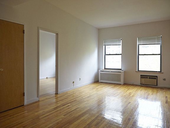 2nd image of 321 W 76th St APT 4B