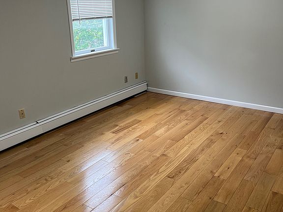 5th image of 281 Lake Ave S Floor 2
