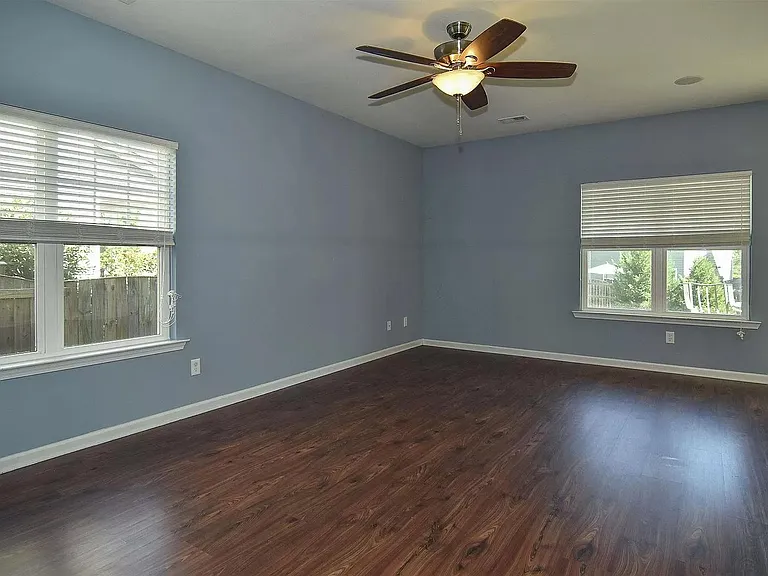 305 Chestnut Oak Ct — Photo 13