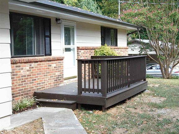 3rd image of 2670 Woodland Dr SE