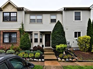 305 Ward Ct, Holland, PA 18966