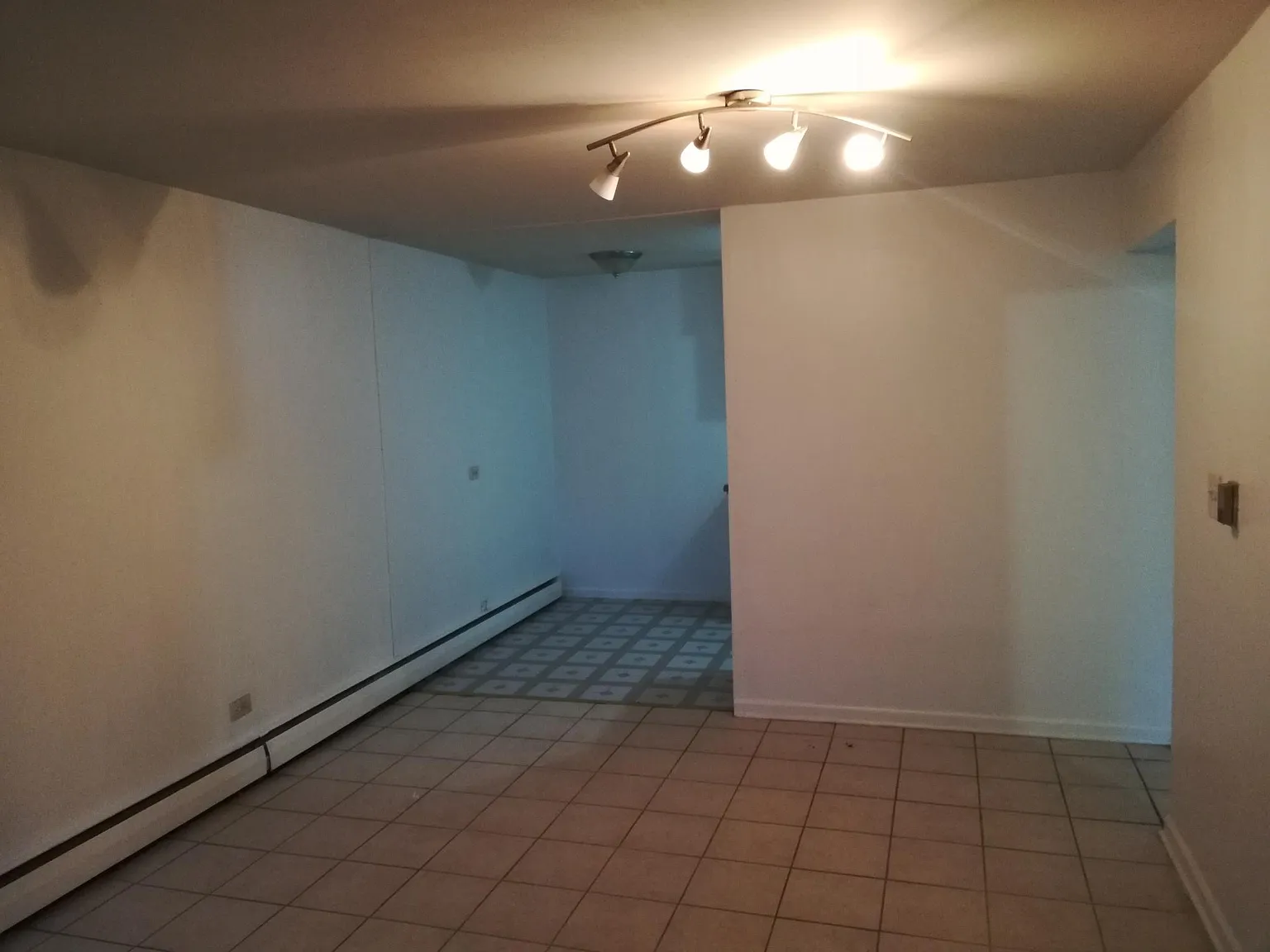 605 N Wolf Rd APT E3 photo 1