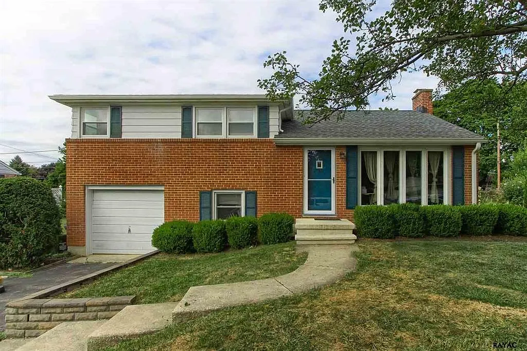 2433 Brookside Ln photo 1