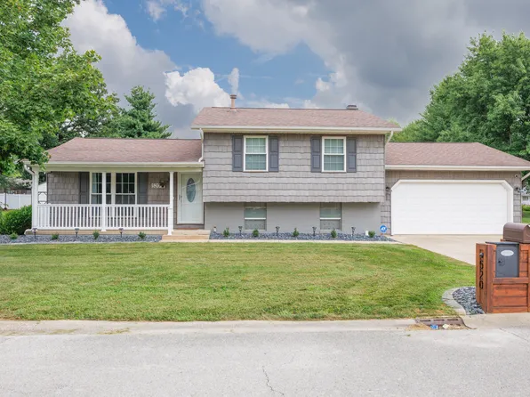 520 Cottonwood Dr, Salem, IL 62881