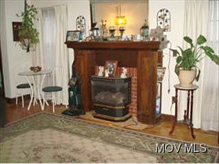 4th image of 705 Race St