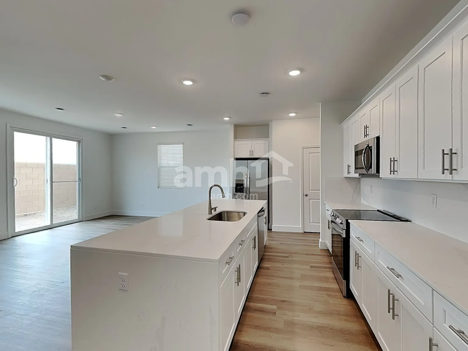 4 bed, 2.5 bath, 2144 sqft, $2,575 — Photo 3