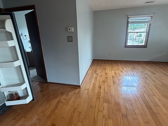 4th image of 1296 Hill St