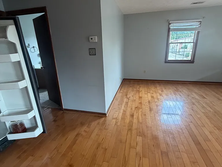 1296 Hill St — Photo 4