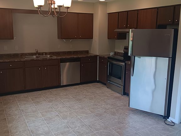 4th image of 2685 Richardson St