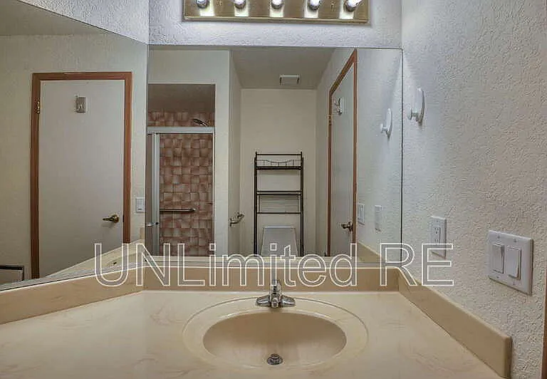 2512 Cisco Dr S — Photo 34