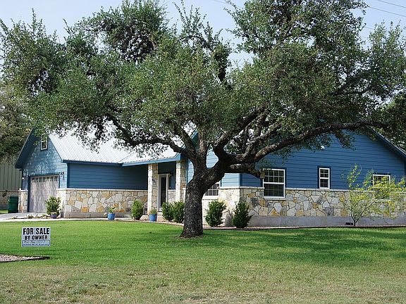 5th image of 130 Winding Oak Dr