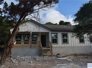 1079 Eastview Dr, Canyon Lake, TX 78133