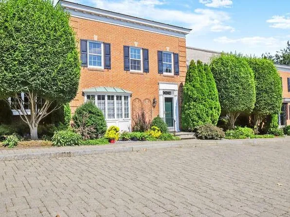 155 Field Point Road, Old Greenwich, CT 06870