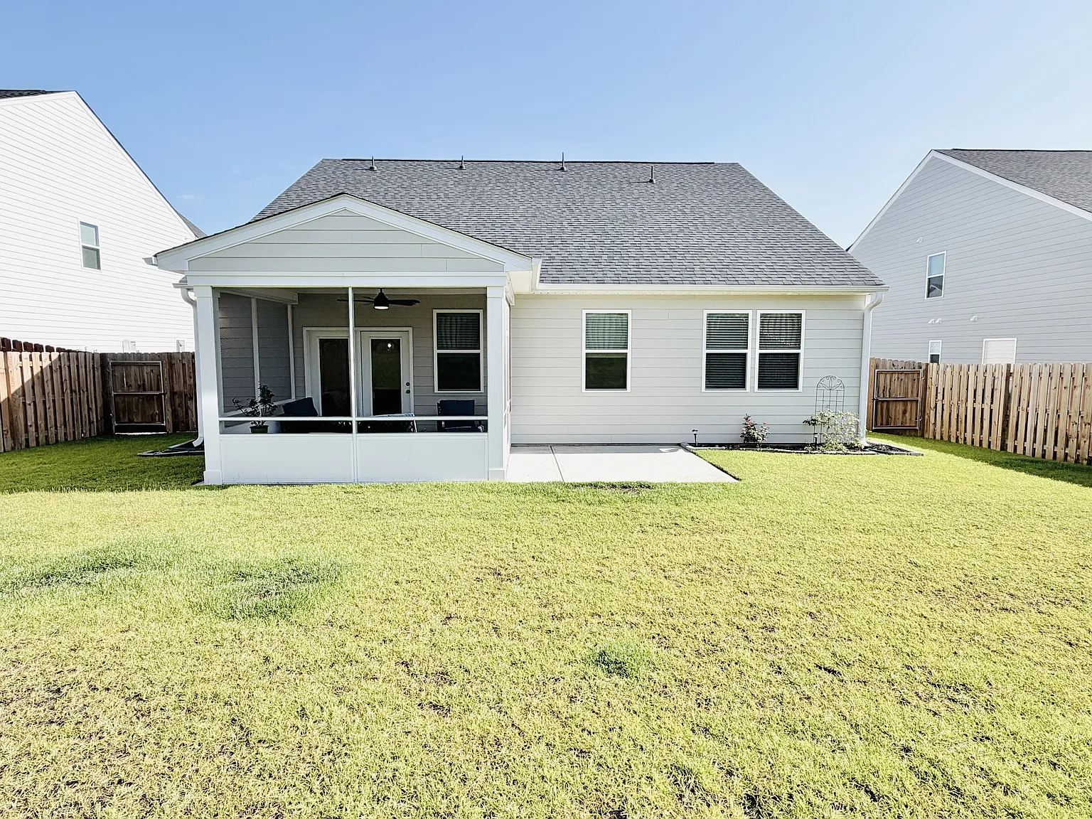 667 Honeydew Drive - 1 — Photo 4