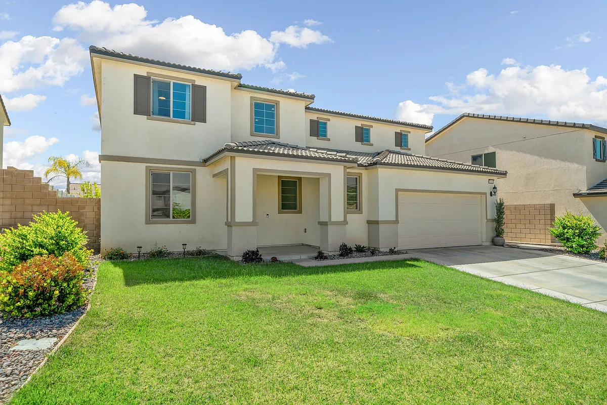 Building Photo - 35284 Strasbourg Ln