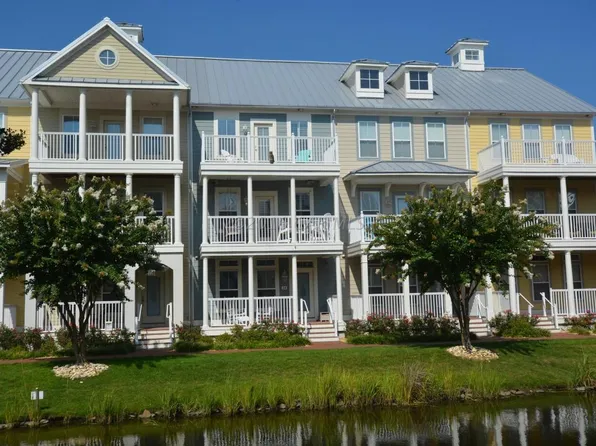 24 Canal Side Mews W, Ocean City, MD 21842
