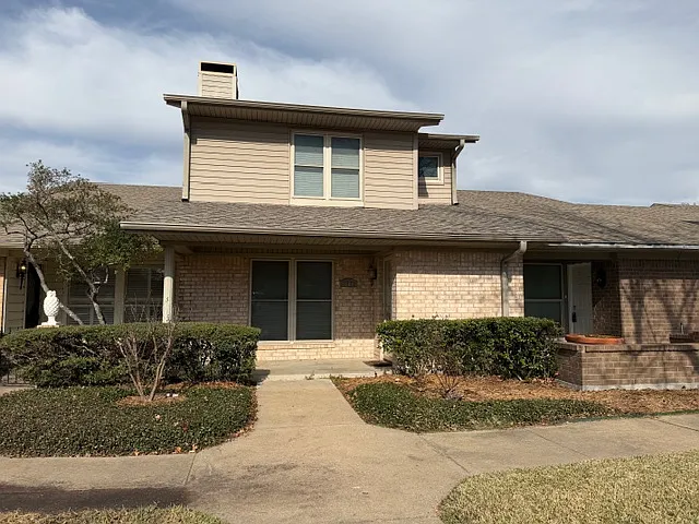 2608 Woodrow Blvd