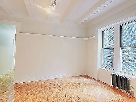 5th image of 201 W 115th St #1E