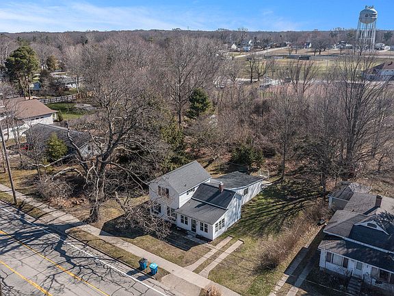 2nd image of 620 N Lakeshore Dr