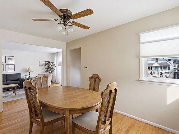 3rd image of 16318 97th St